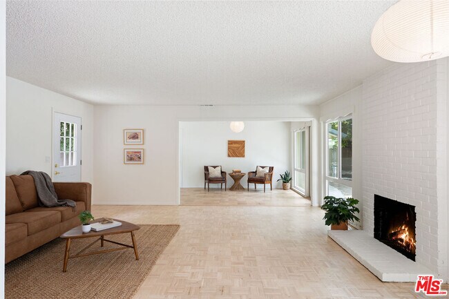 Foto del edificio - 22736 Cantlay St