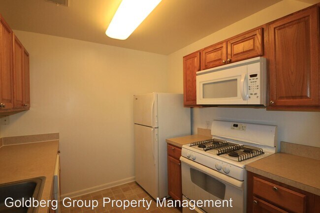 Foto del edificio - 6522 Lake Park Dr