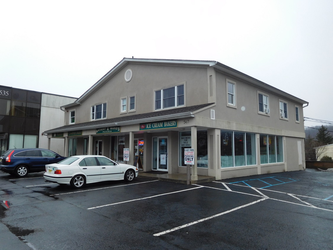 Primary Photo - 547 High Mountain Rd