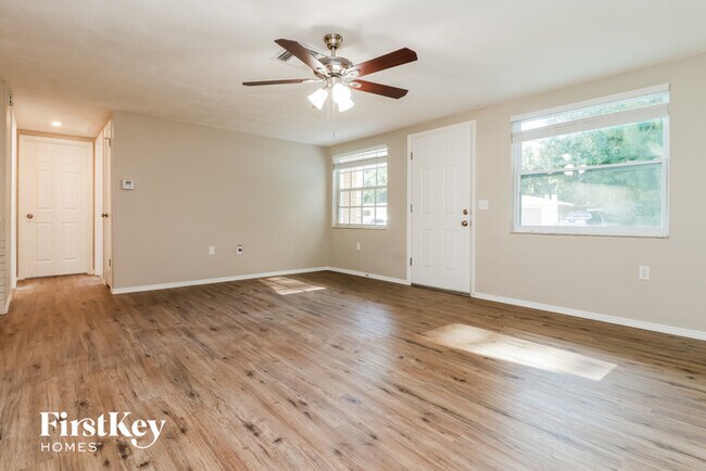 Building Photo - 2912 Puma Dr