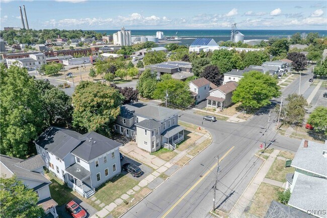 Building Photo - 42 E Cayuga St