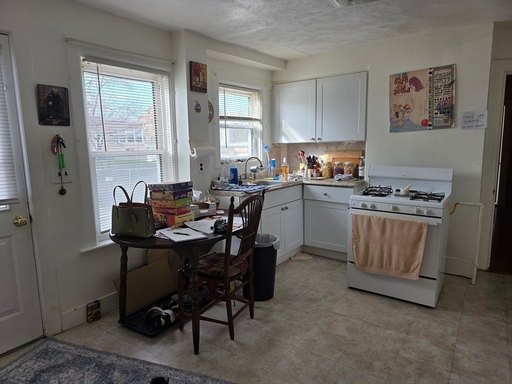 Building Photo - 509 Main St