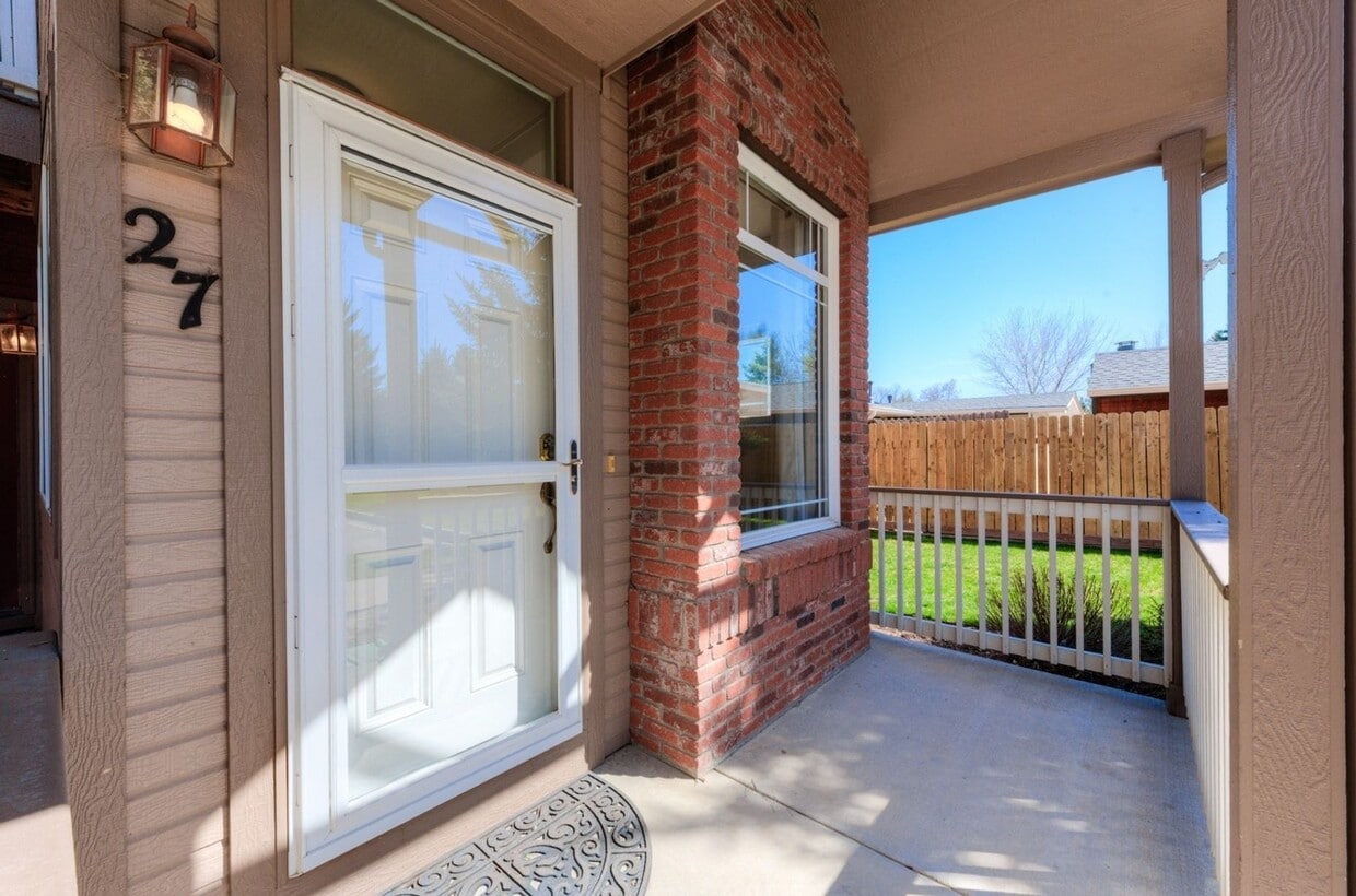 Building Photo - Spacious 3BR Condo in Longmont