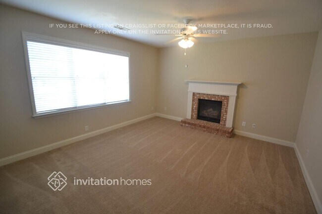 Foto del edificio - 909 Lakeside Ct