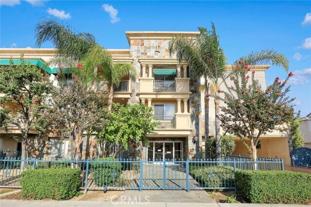 Primary Photo - 208 N Lincoln Ave