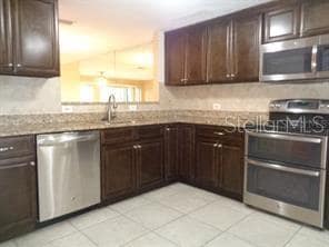 Building Photo - 9105 Tudor Dr