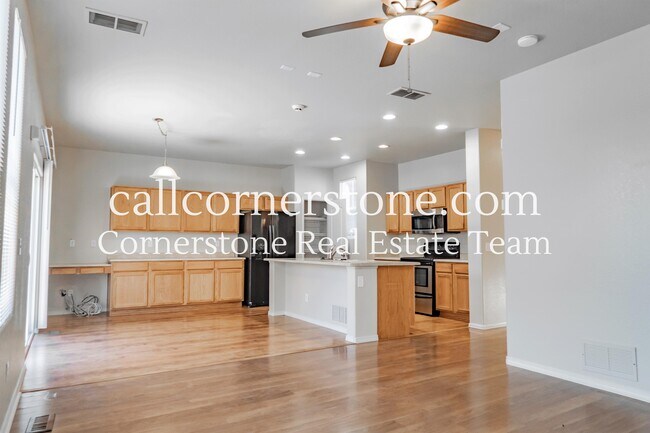 Foto del edificio - 6721 Rutherford Dr