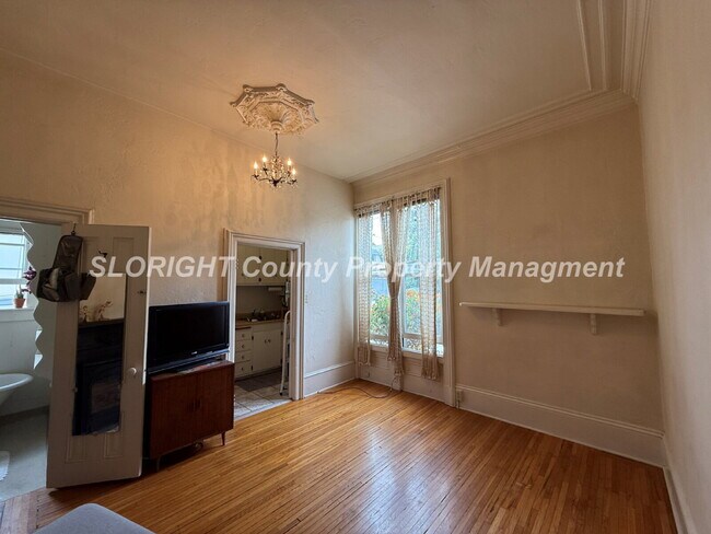 Foto del edificio - AVAILABLE SEPTEMBER - Nice Studio Unit Near Downtown SLO