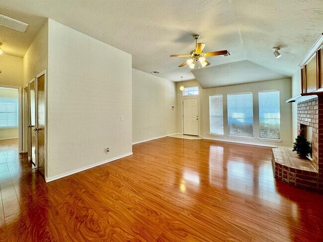 Building Photo - 12600 Meadows Dr