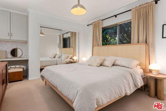 Foto del edificio - 4247 Sespe Ave