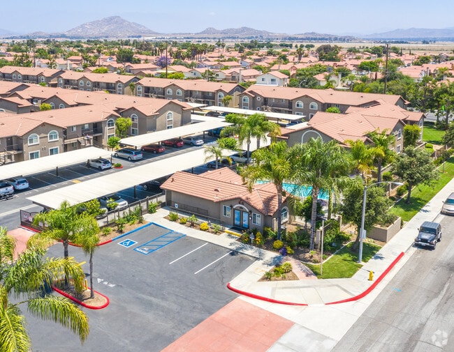 Overview - Redlands Towne Square