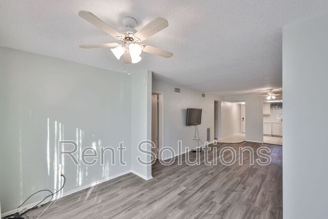 Foto del edificio - 801 83rd Ave N