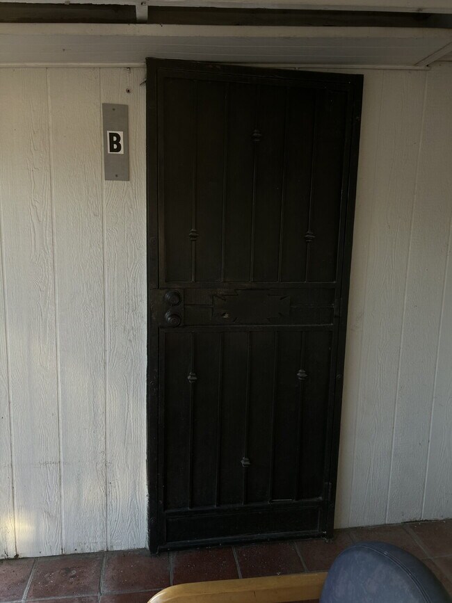Foto del edificio - 3702 E 22nd St