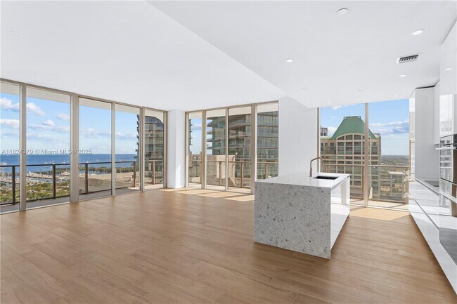 Foto del edificio - 2678 Tigertail Ave