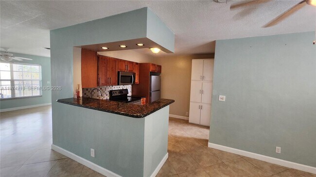 Building Photo - 3212 NE 10th St