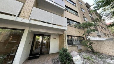 Building Photo - 5616 N Kenmore Ave