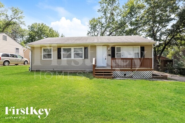 Building Photo - 3605 NE 54th St