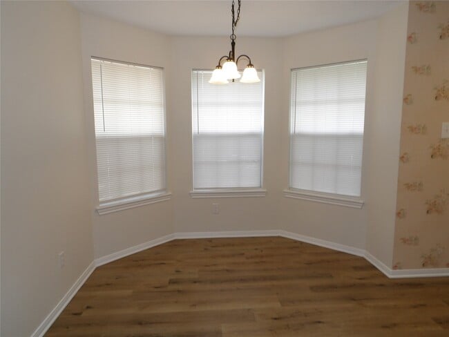 Building Photo - 5917 Red River Dr