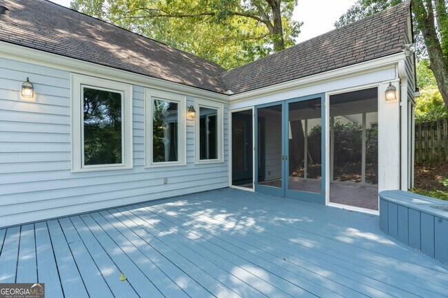 Building Photo - 1740 Pine Ridge Dr NE