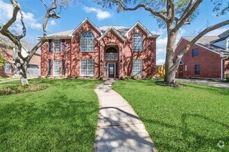 Building Photo - 2719 Oakland Dr