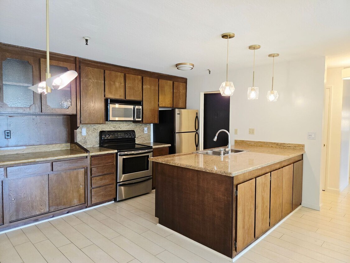 Foto principal - Top Floor Condo Unit