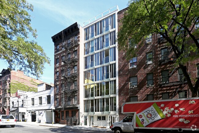 Foto del edificio - 409 W 45th St