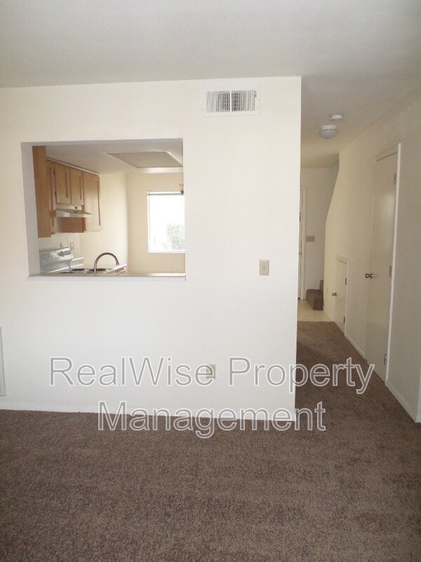 Building Photo - 2528 Siskiyou Blvd