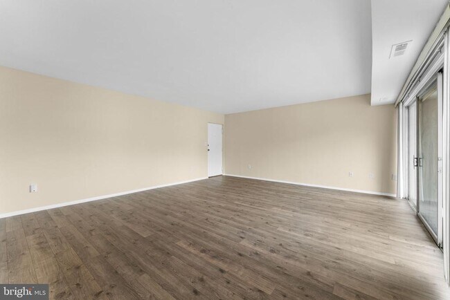 Foto del edificio - 5500 Karen Elaine Dr