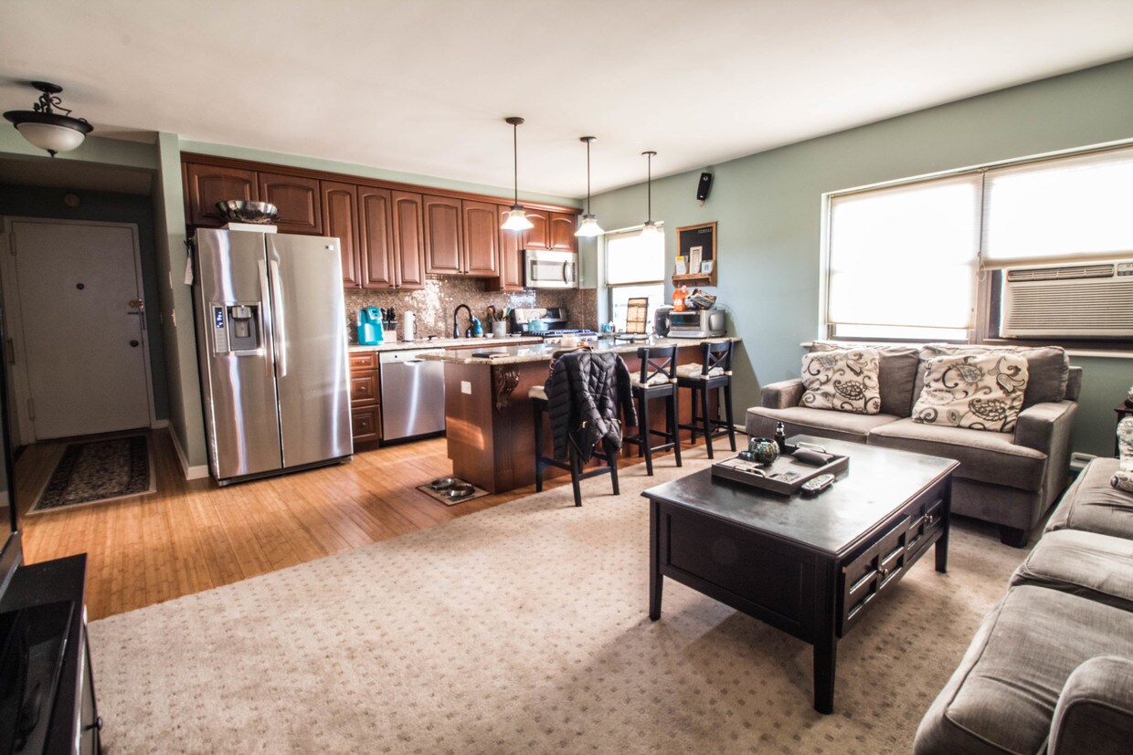 Foto principal - 3081 Edwin Ave