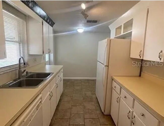Building Photo - 1305 Carr Dr