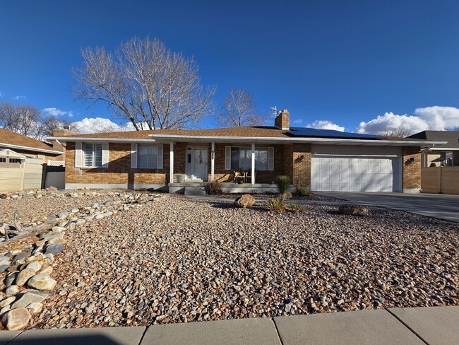 Photo - 7105 S 2530 W House