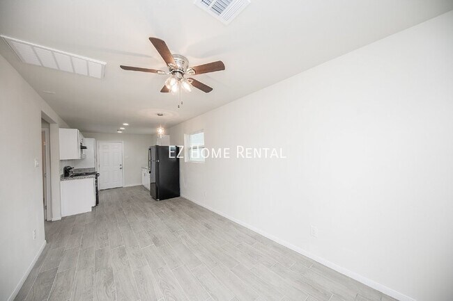 Foto del edificio - 5042 Mallow St