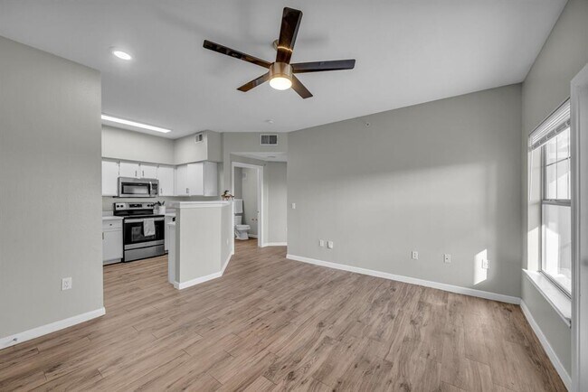 Foto del edificio - 2320 Gracy Farms Ln
