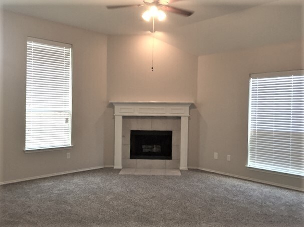 Foto del edificio - 8963 River Falls Dr