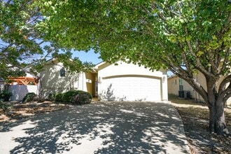 Building Photo - 2801 Indian Wells Dr E
