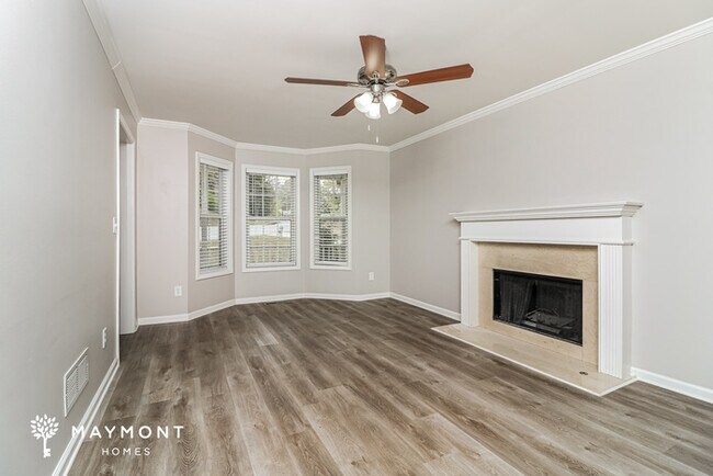 Foto del edificio - 113 Whispering Ct