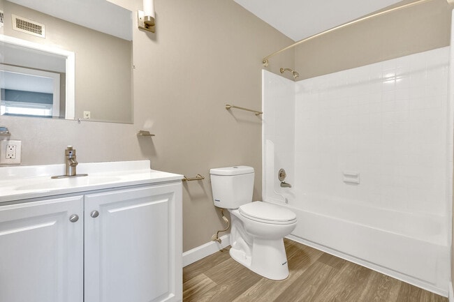 Interior Photo - Bristol Square