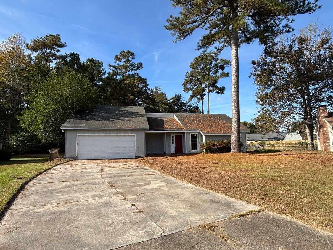 Primary Photo - 115 Honey Tree Ct