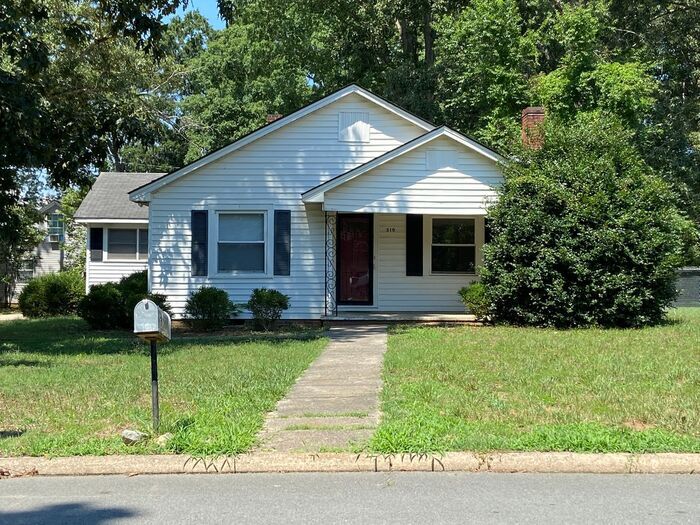 Primary Photo - 310 Coggins Ave