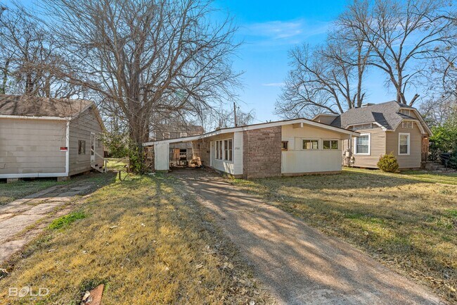 Foto del edificio - 2560 Lamar St