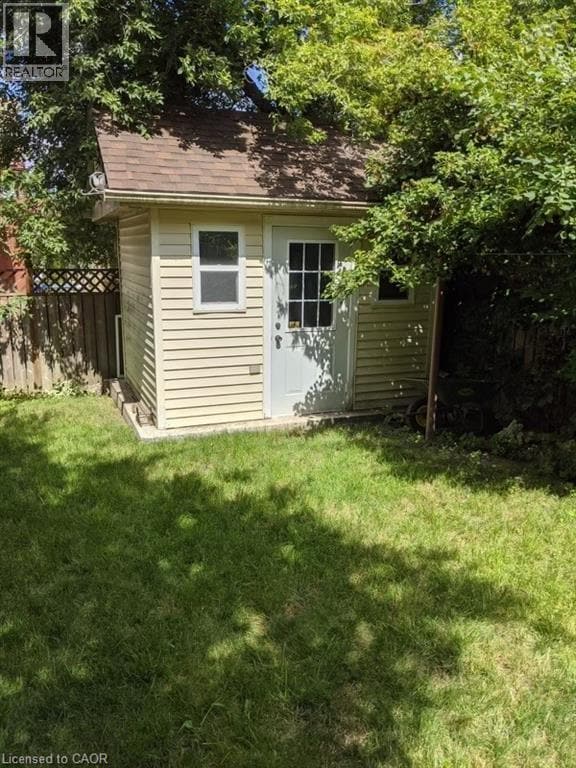 Building Photo - 16 Park St