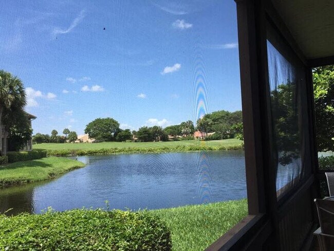 Foto del edificio - 19249 Sabal Lake Dr