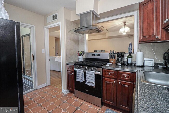 Foto del edificio - 5478 Cedar Ln