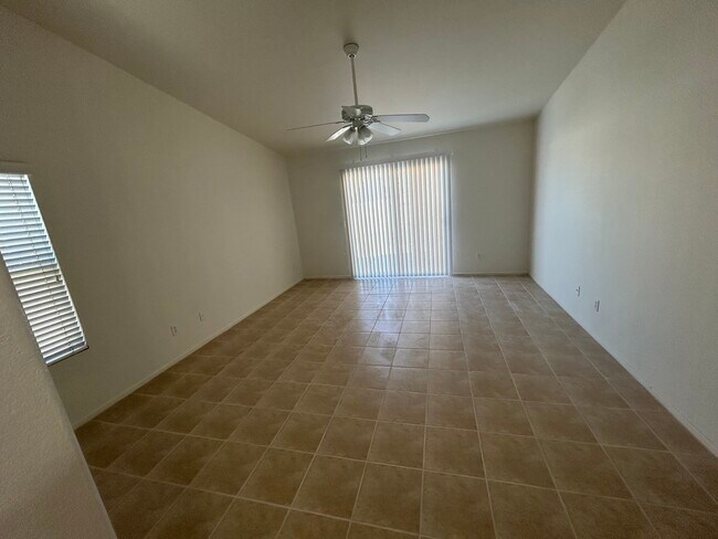 Foto del edificio - 13190 Cameron St