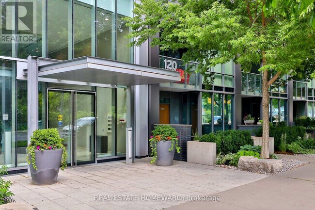 Building Photo - 120 Bayview Ave