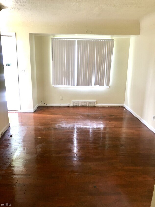 2 br, 1 bath House - 513 W Philadelphia Blvd