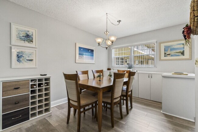 Foto del edificio - 32 Pine Arbor Ln