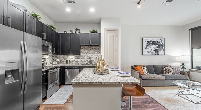Building Photo - 1 Bed W/ Luxury and Style!