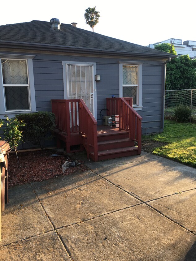 Cottage - rear unit - 1467 9th St