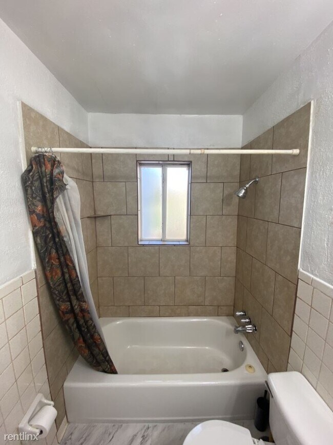 Building Photo - 2 br, 1 bath House - 903 S 6th St